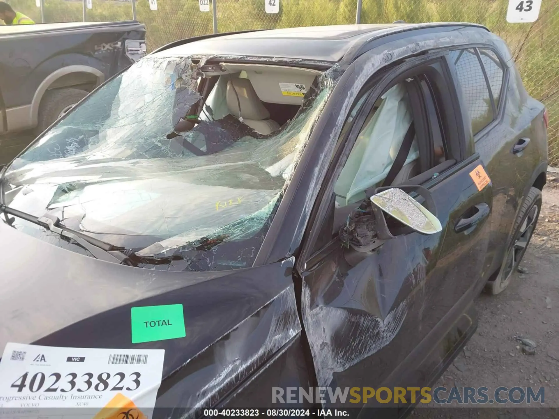 6 Фотография поврежденного автомобиля YV4L12UW6P2983721 VOLVO XC40 2023