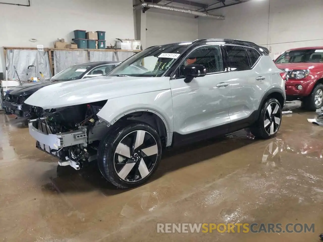 1 Фотография поврежденного автомобиля YV4ER3XM9R2240653 VOLVO XC40 2024