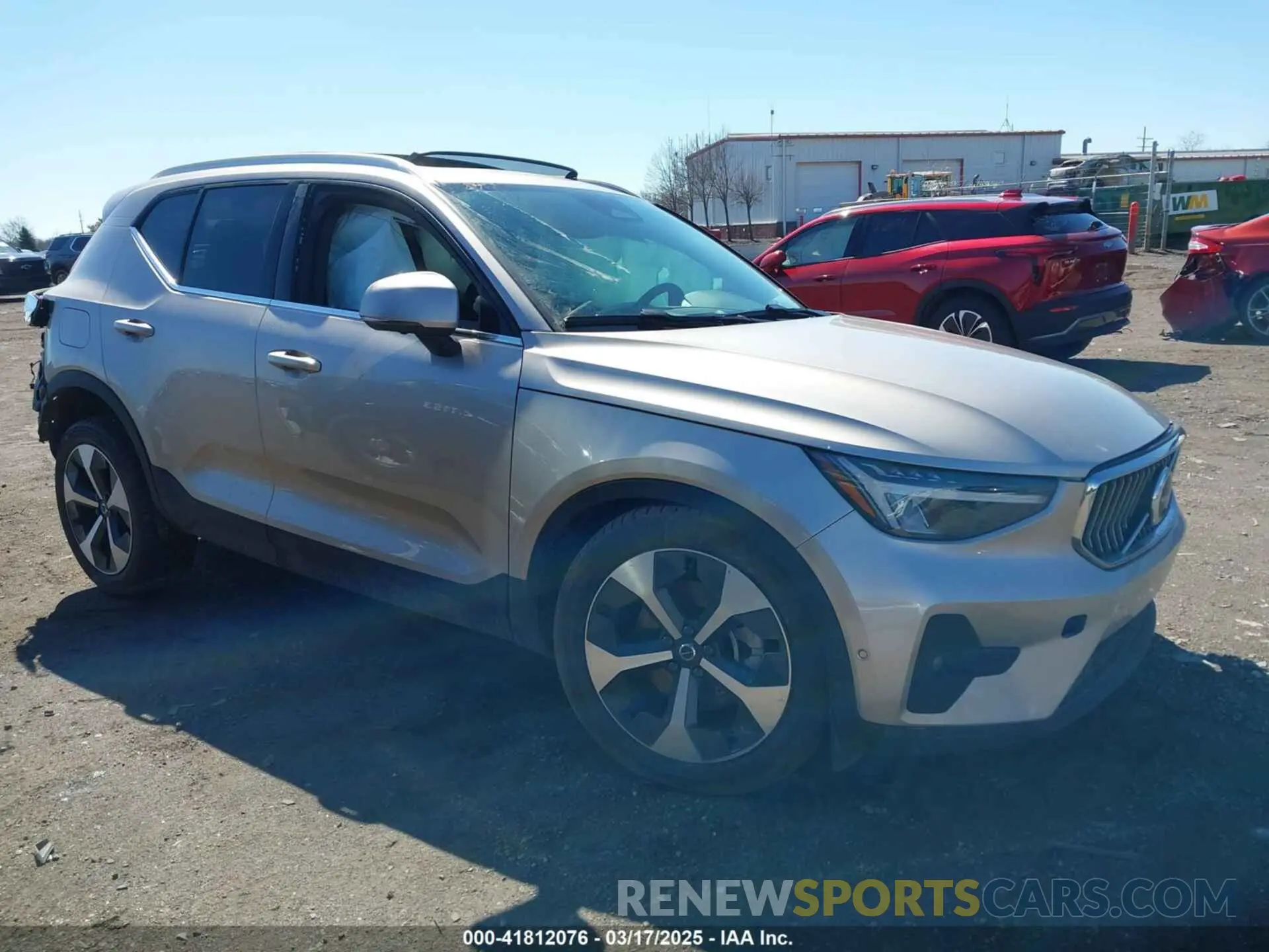 1 Фотография поврежденного автомобиля YV4L12UE3R2290695 VOLVO XC40 2024