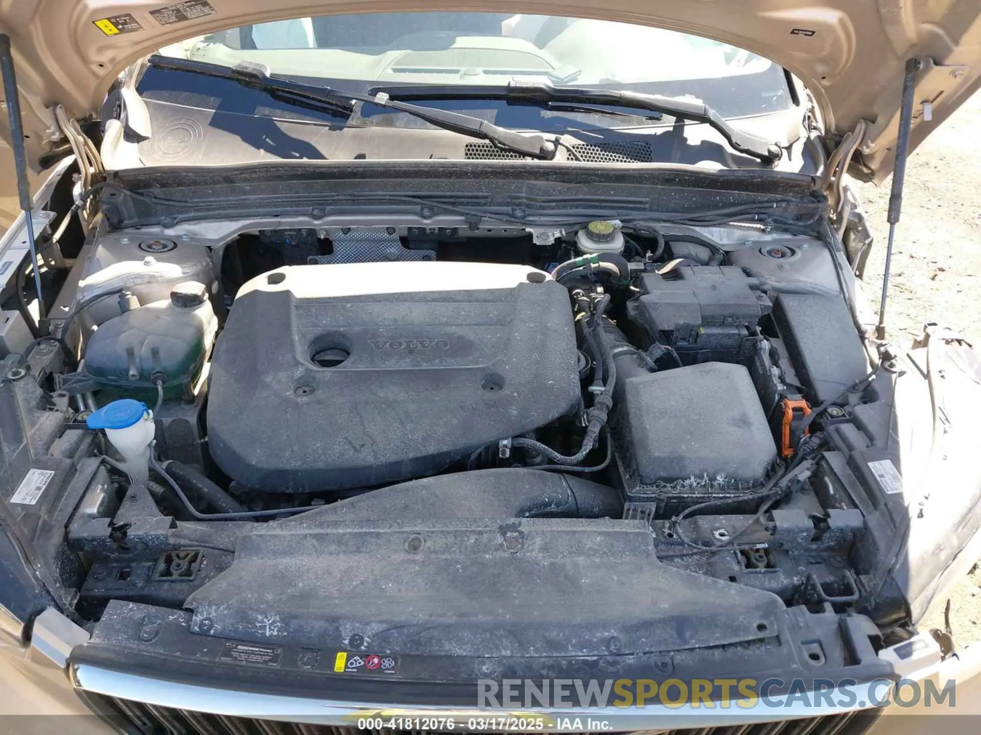 10 Фотография поврежденного автомобиля YV4L12UE3R2290695 VOLVO XC40 2024