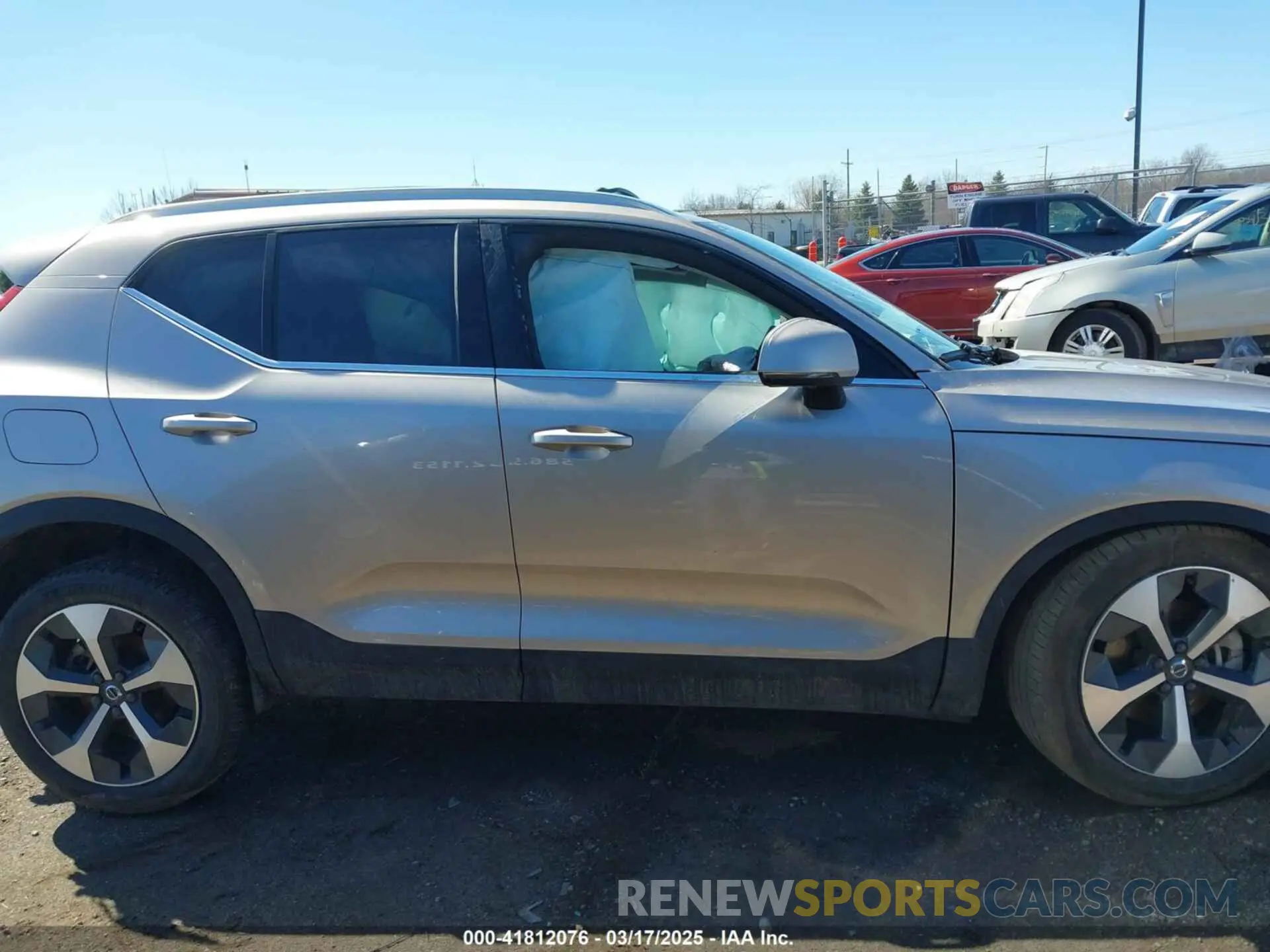 13 Фотография поврежденного автомобиля YV4L12UE3R2290695 VOLVO XC40 2024
