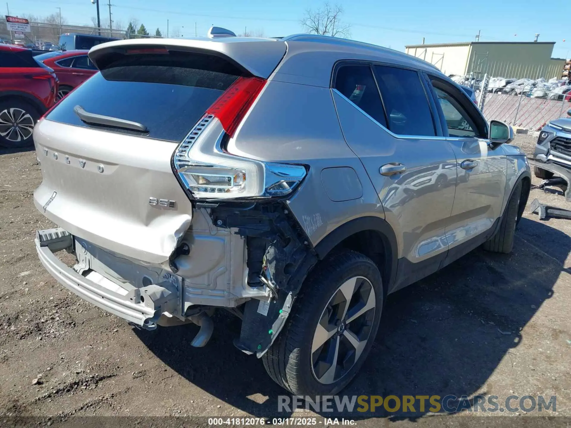 4 Фотография поврежденного автомобиля YV4L12UE3R2290695 VOLVO XC40 2024