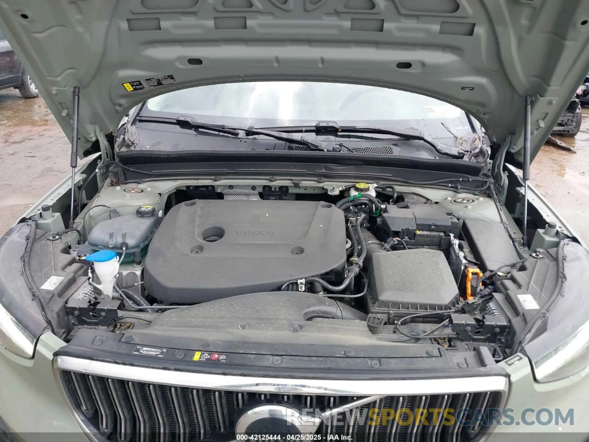 10 Photograph of a damaged car YV4L12UF3R2260539 VOLVO XC40 2024