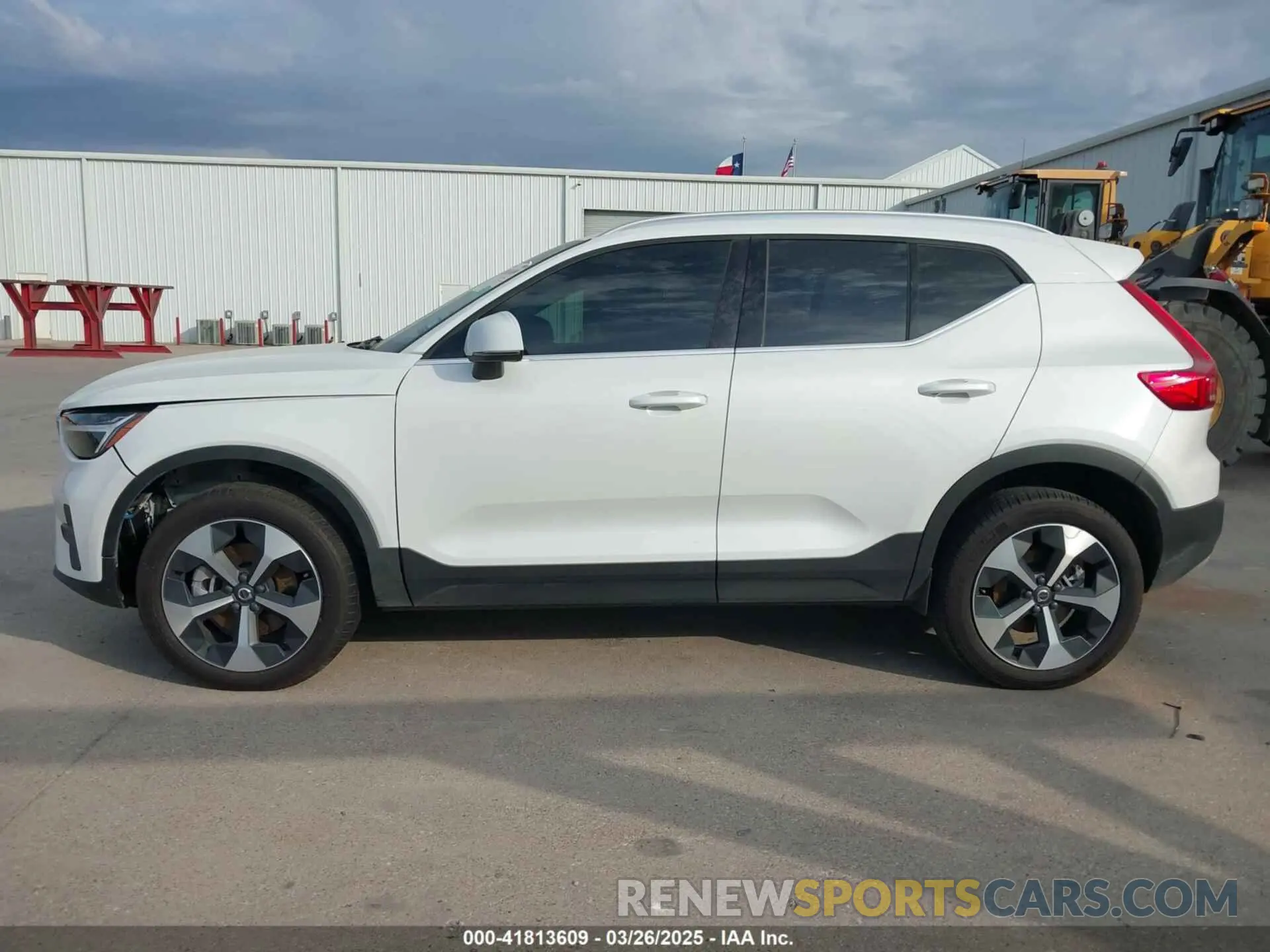 15 Фотография поврежденного автомобиля YV4L12UK5R2226924 VOLVO XC40 2024