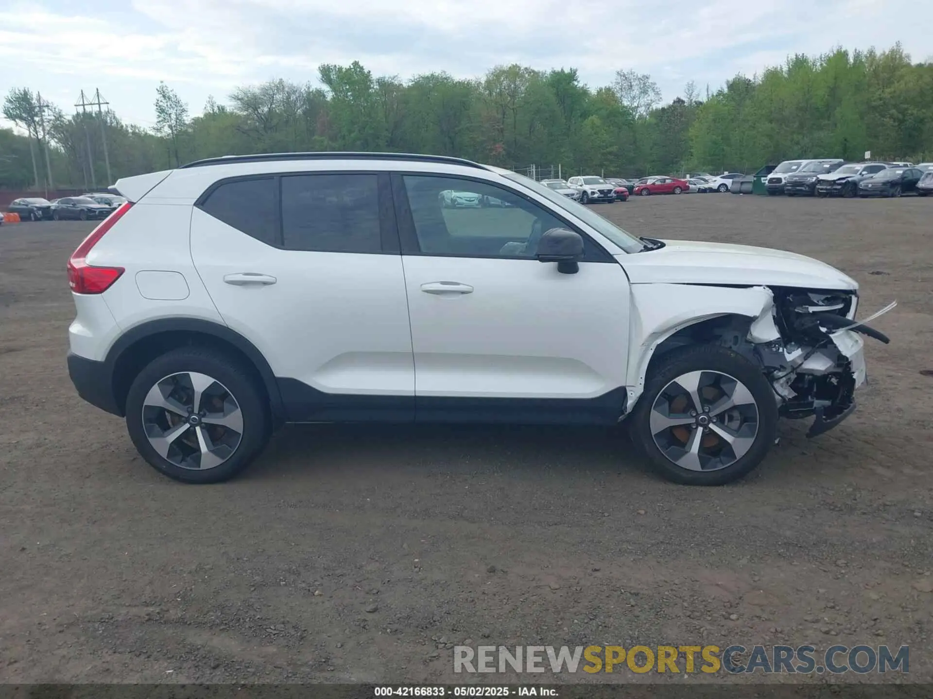 13 Photograph of a damaged car YV4L12UKXR2216003 VOLVO XC40 2024