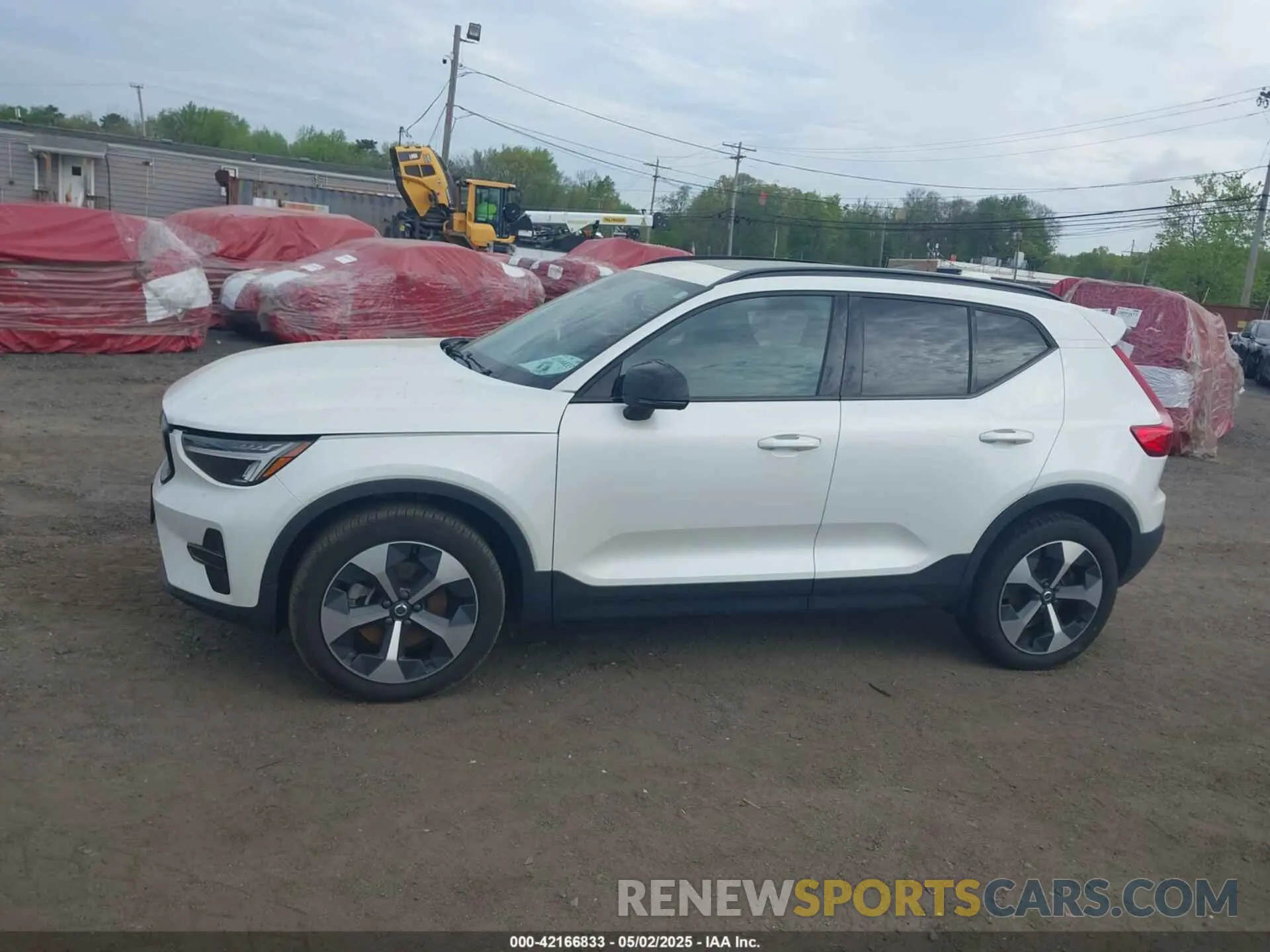 14 Photograph of a damaged car YV4L12UKXR2216003 VOLVO XC40 2024