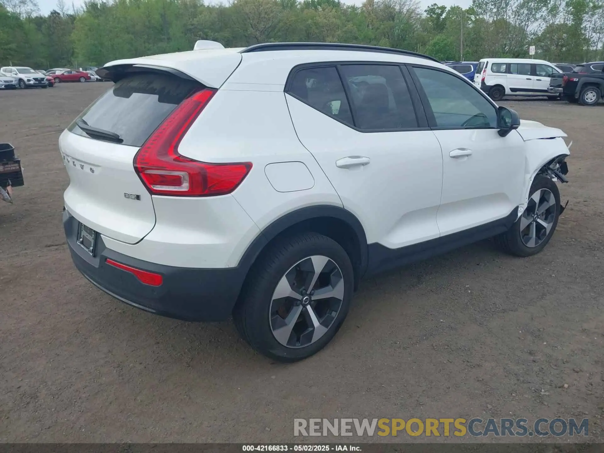 4 Photograph of a damaged car YV4L12UKXR2216003 VOLVO XC40 2024