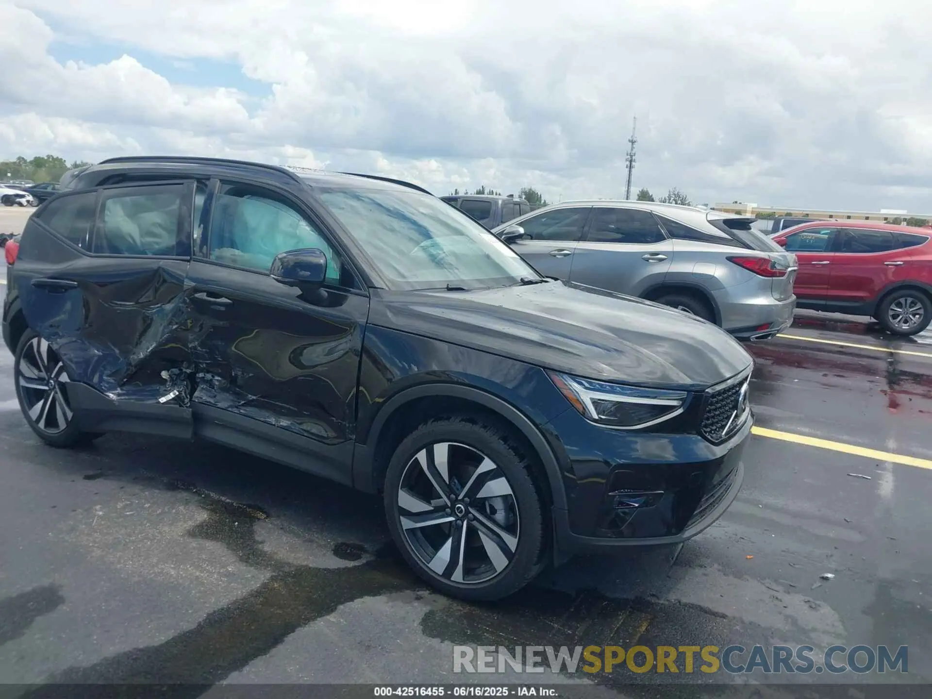 1 Photograph of a damaged car YV4L12UL5R2308371 VOLVO XC40 2024