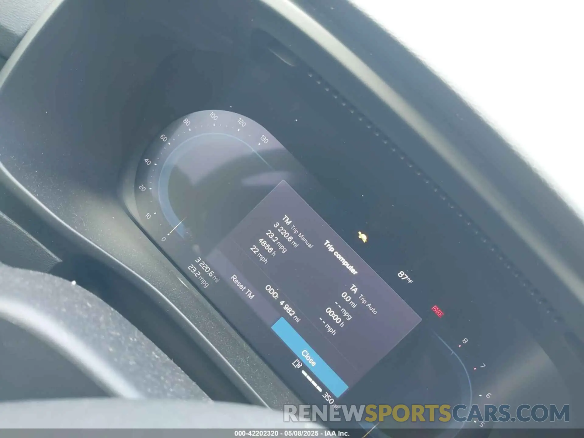 16 Photograph of a damaged car YV4L12UM0R2310523 VOLVO XC40 2024