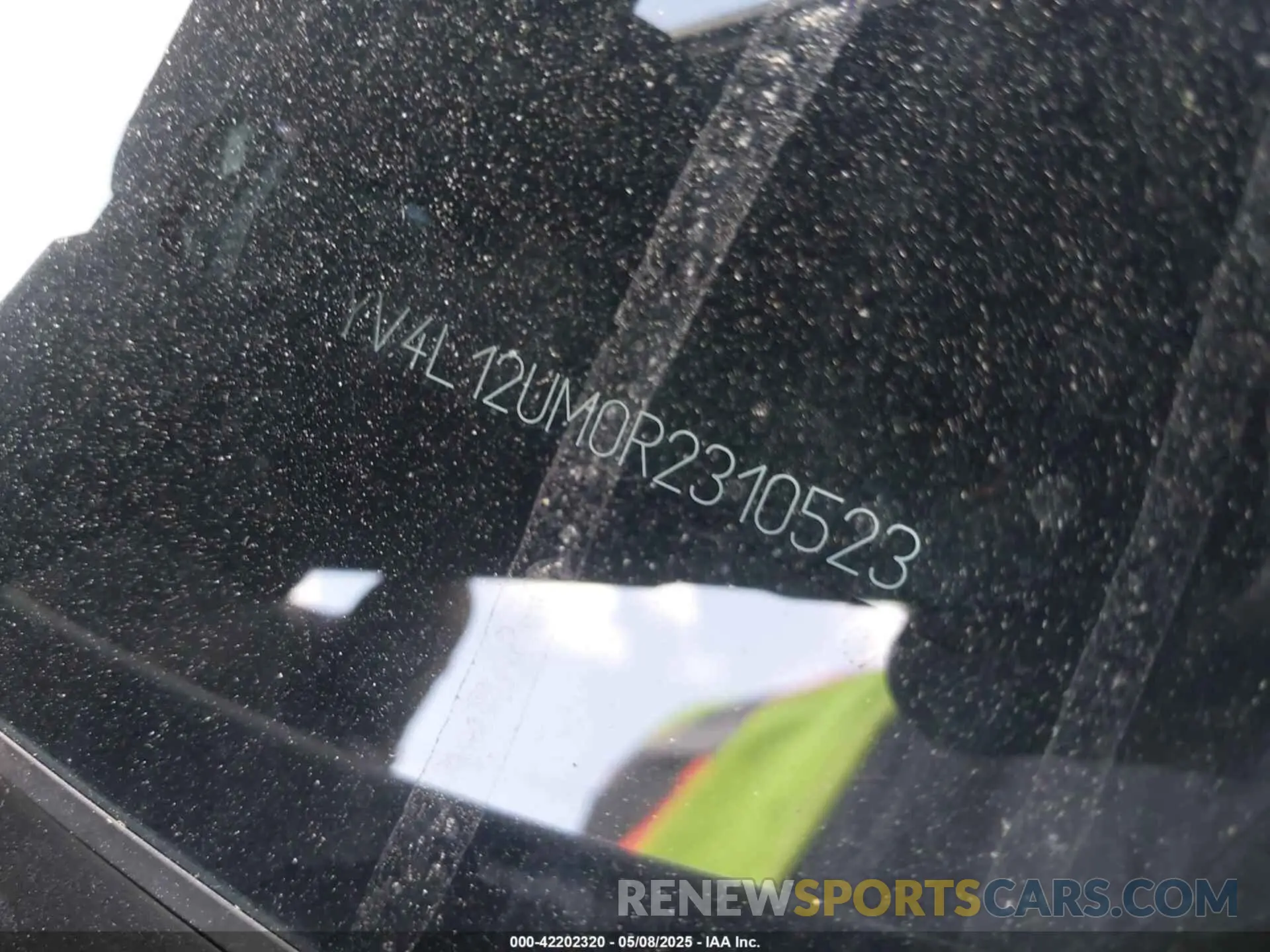 9 Photograph of a damaged car YV4L12UM0R2310523 VOLVO XC40 2024