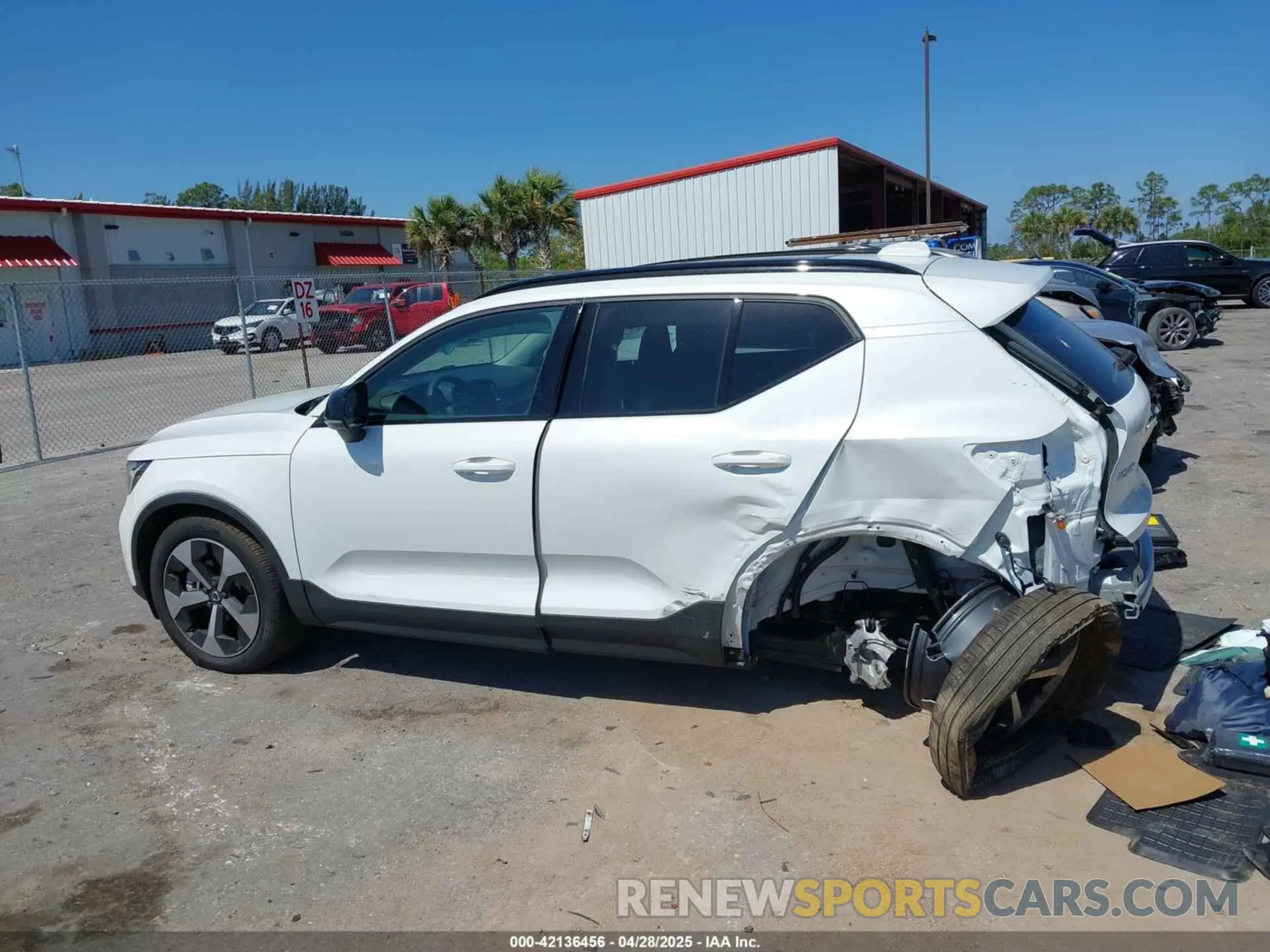 14 Photograph of a damaged car YV4L12UC2S2451557 VOLVO XC40 2025
