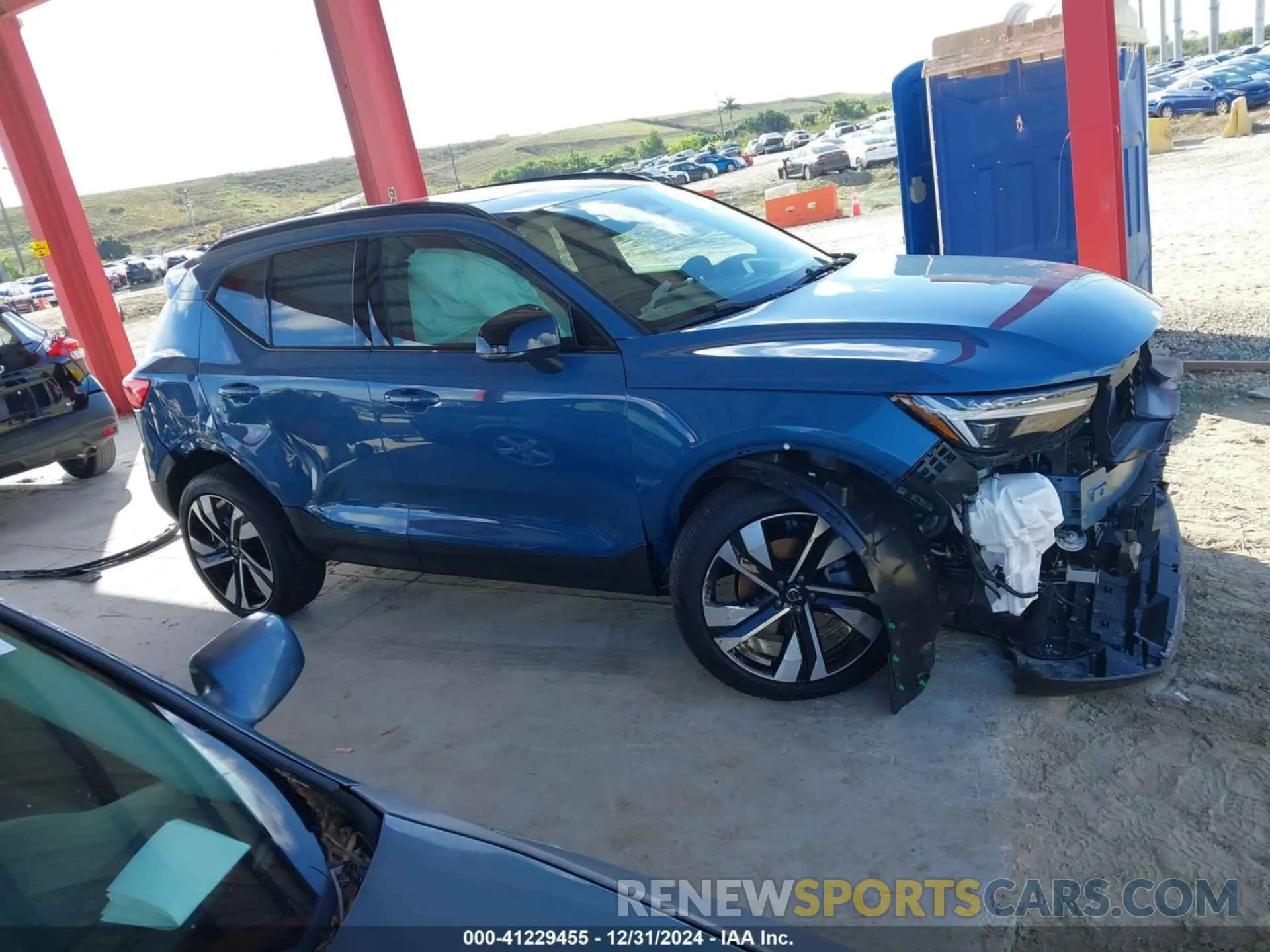 13 Фотография поврежденного автомобиля YV4L12UC2S2492870 VOLVO XC40 2025