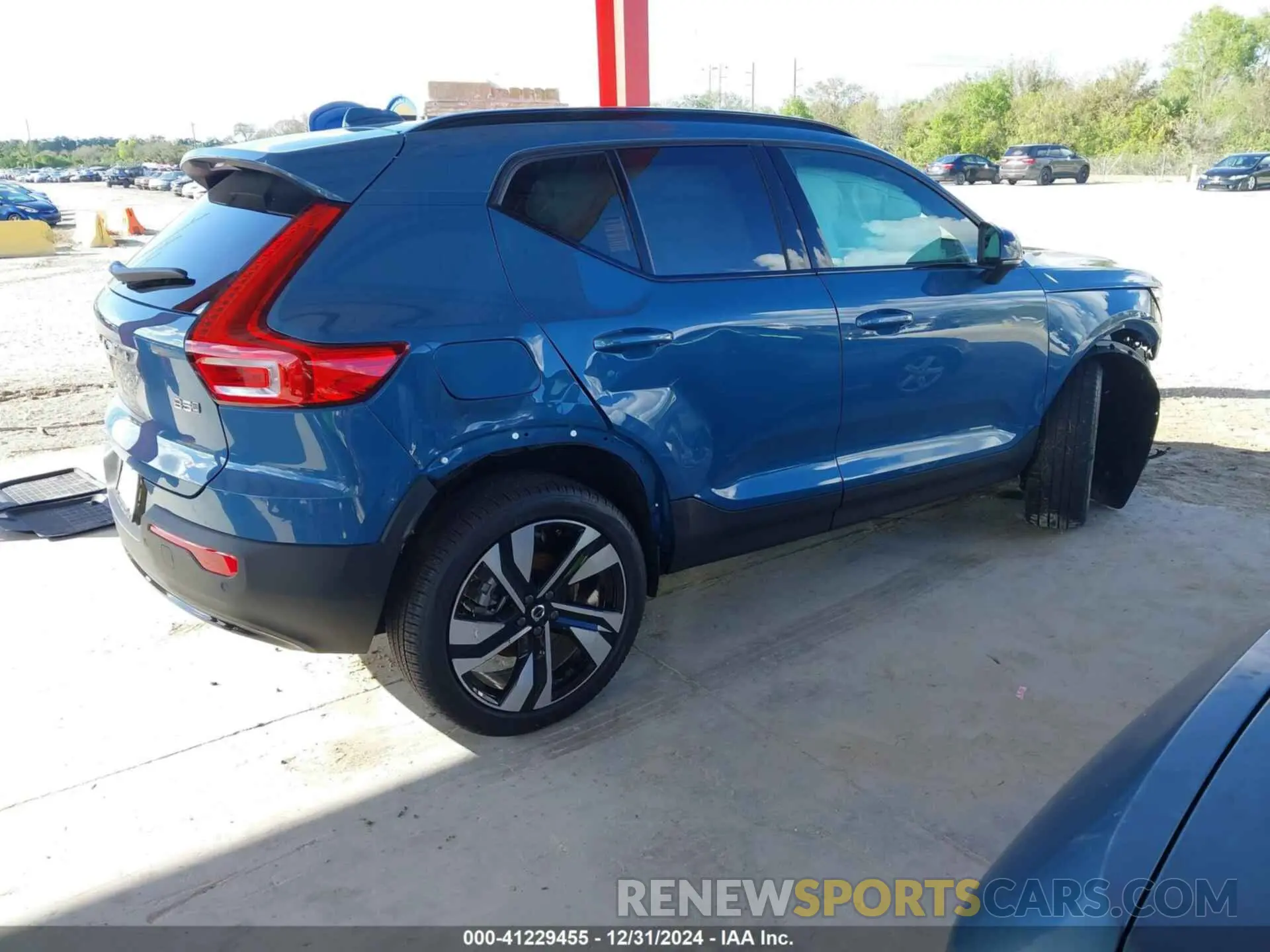 4 Фотография поврежденного автомобиля YV4L12UC2S2492870 VOLVO XC40 2025