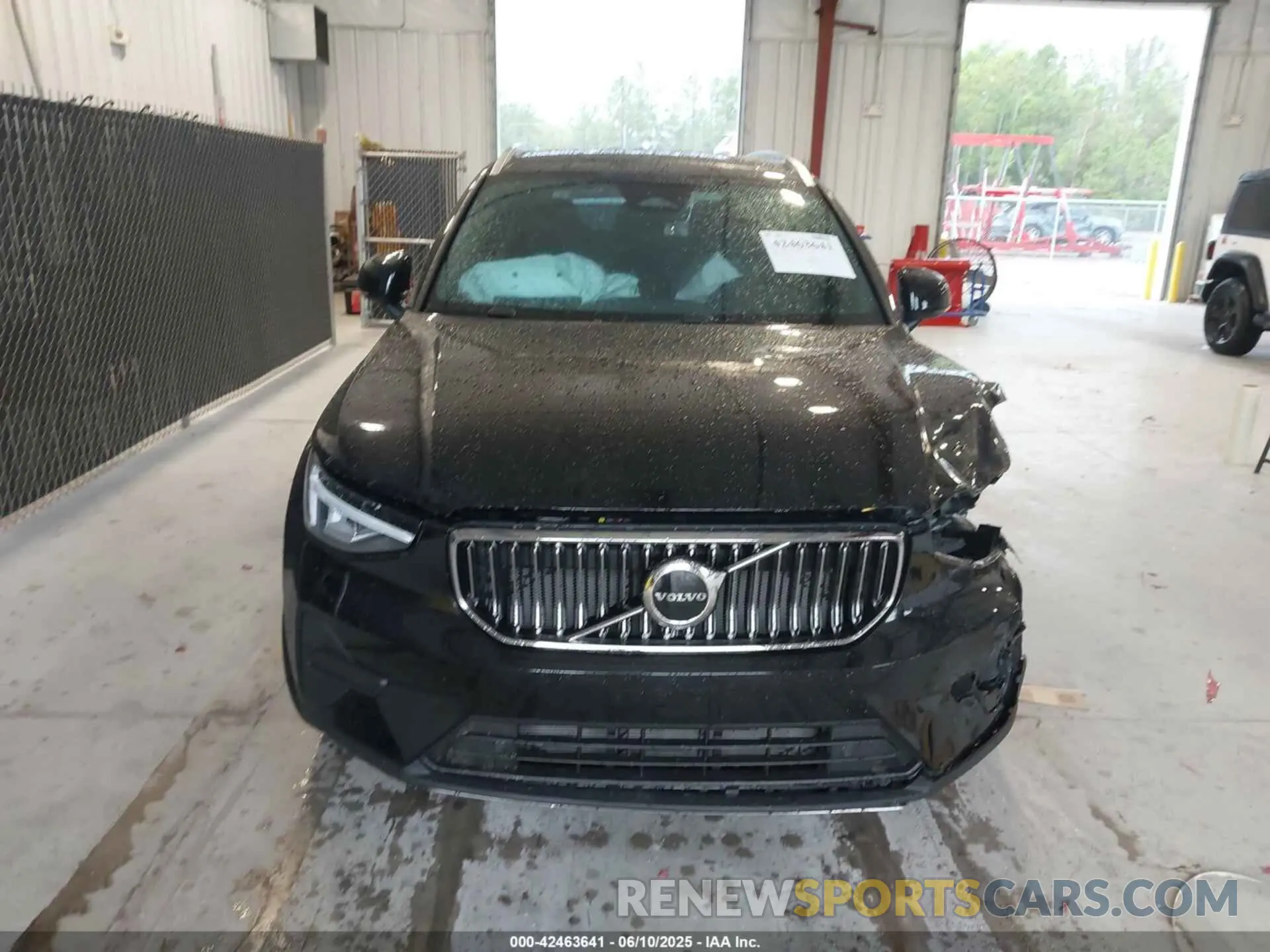 12 Photograph of a damaged car YV4L12UJ9S2544719 VOLVO XC40 2025