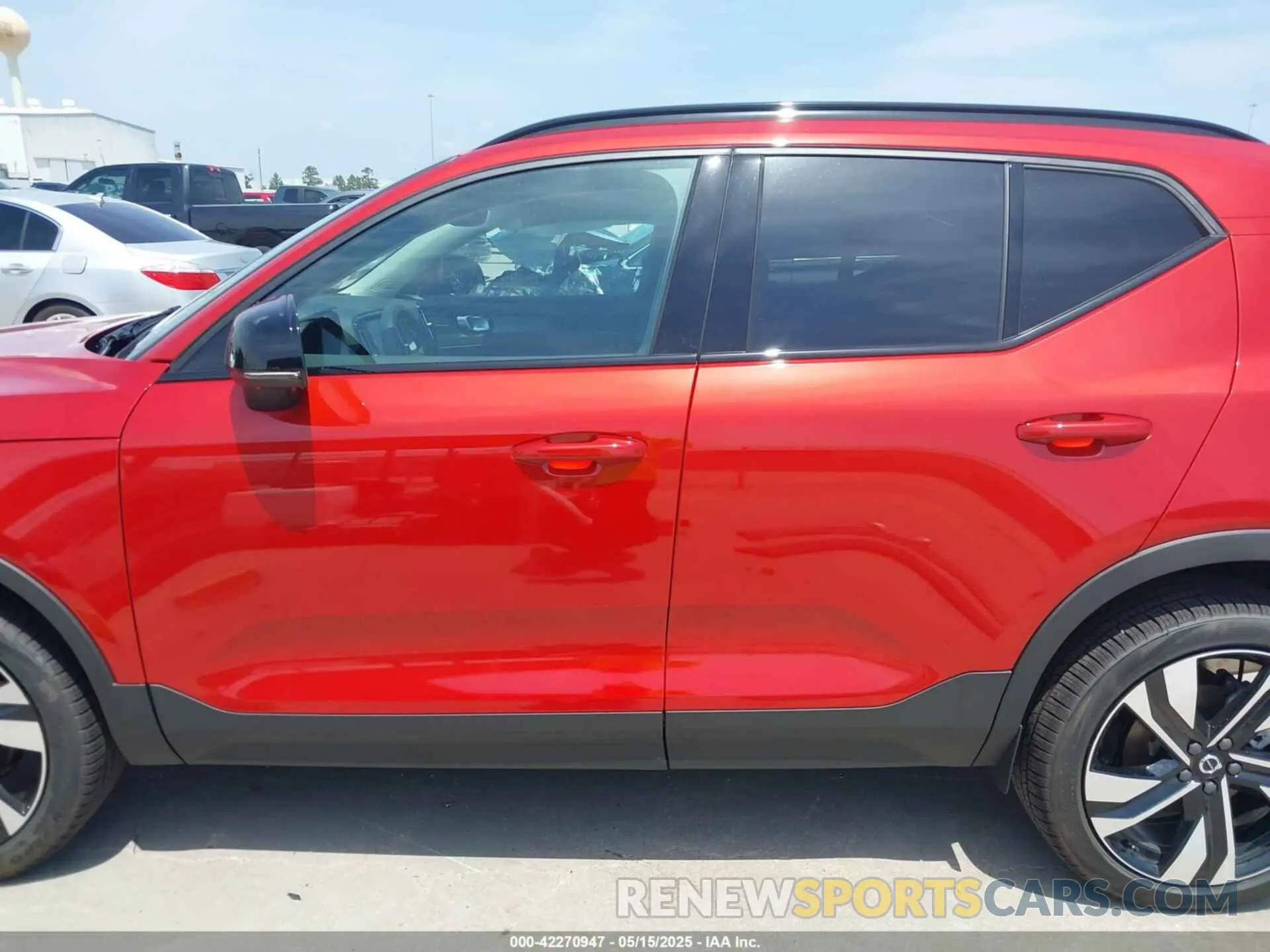 15 Photograph of a damaged car YV4L12UM3S2529546 VOLVO XC40 2025