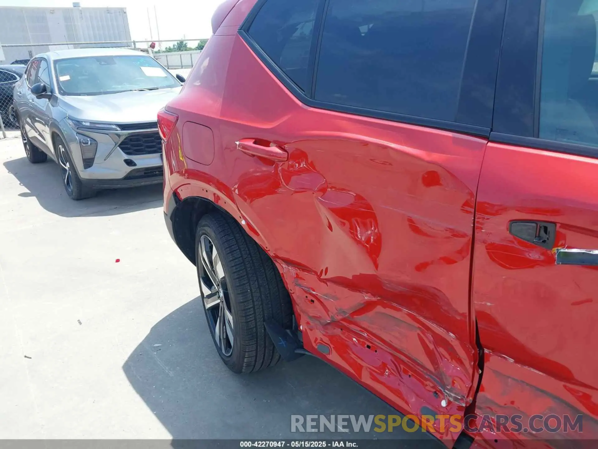 19 Photograph of a damaged car YV4L12UM3S2529546 VOLVO XC40 2025