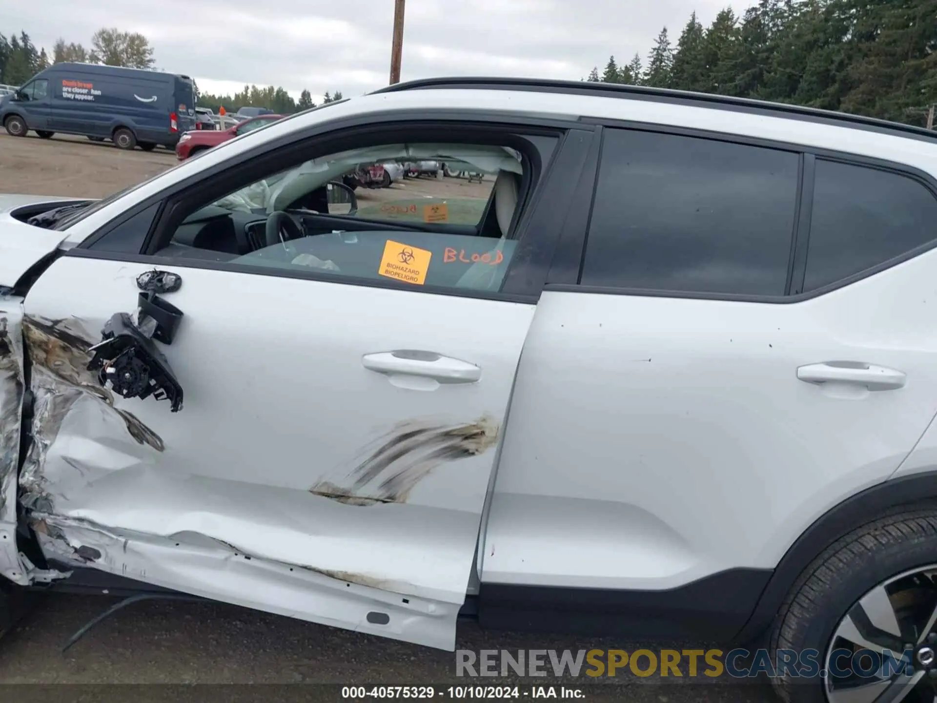 14 Photograph of a damaged car YV4L12UM9S2463584 VOLVO XC40 2025