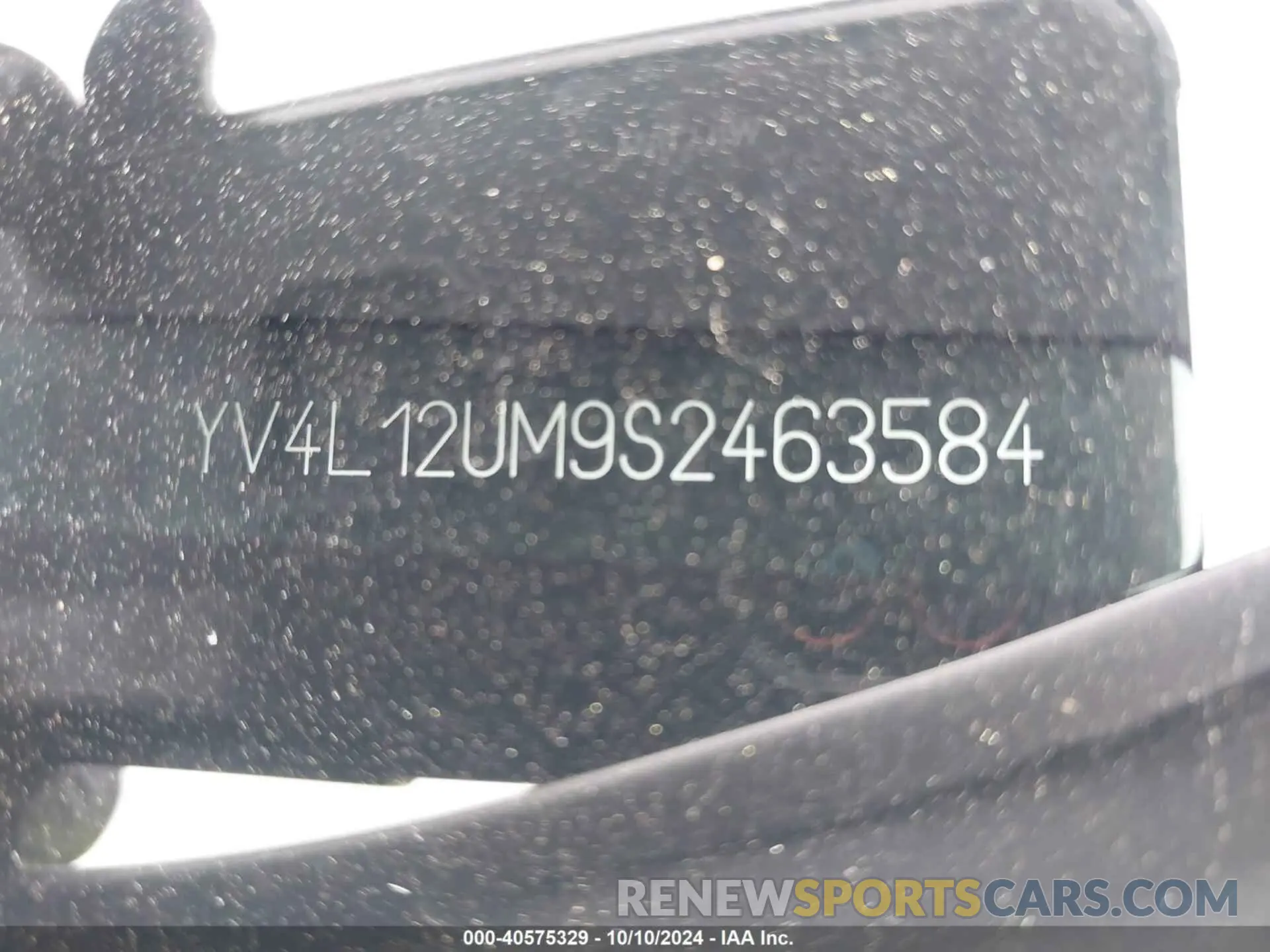 21 Photograph of a damaged car YV4L12UM9S2463584 VOLVO XC40 2025