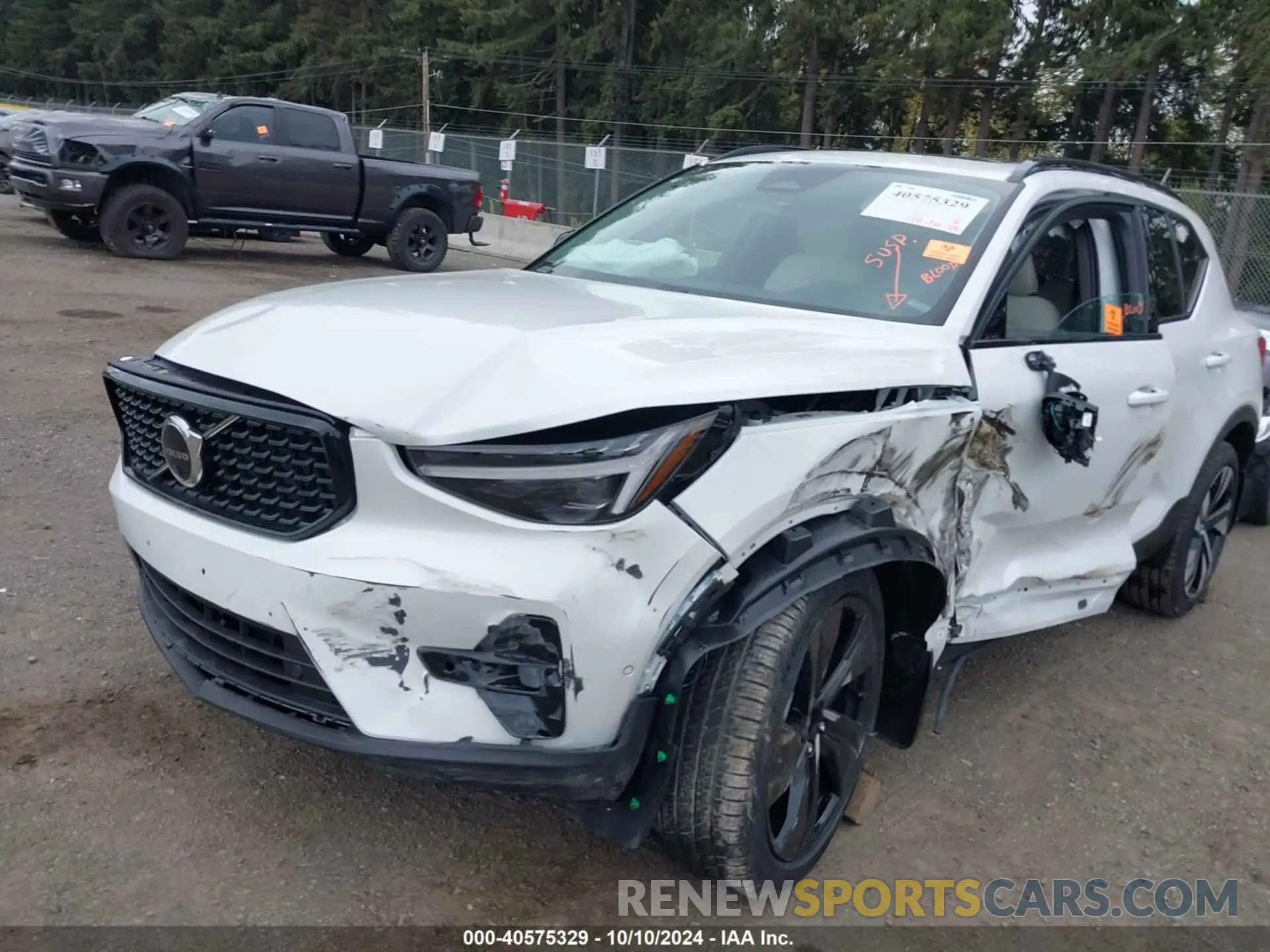 6 Photograph of a damaged car YV4L12UM9S2463584 VOLVO XC40 2025
