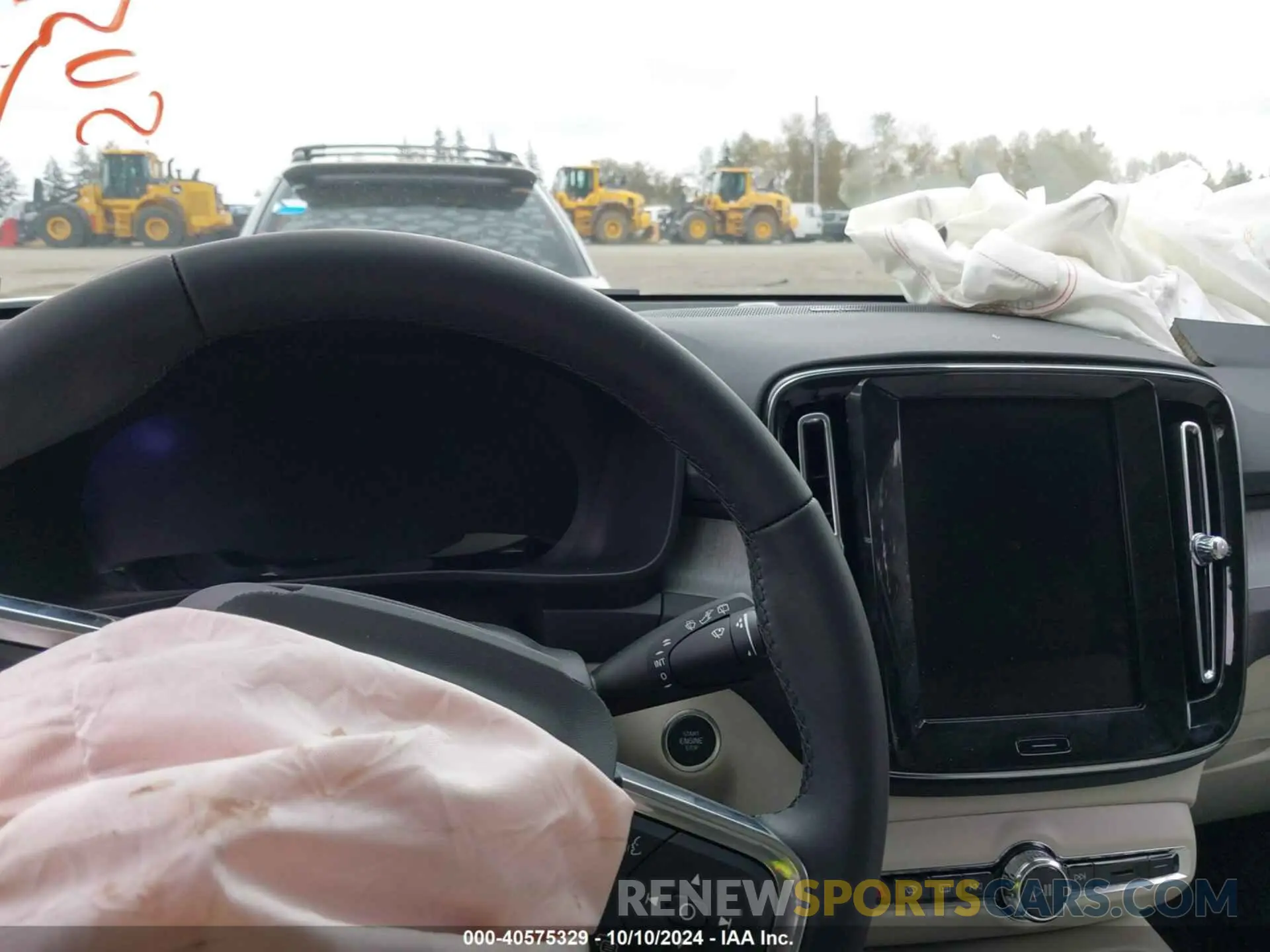 7 Photograph of a damaged car YV4L12UM9S2463584 VOLVO XC40 2025