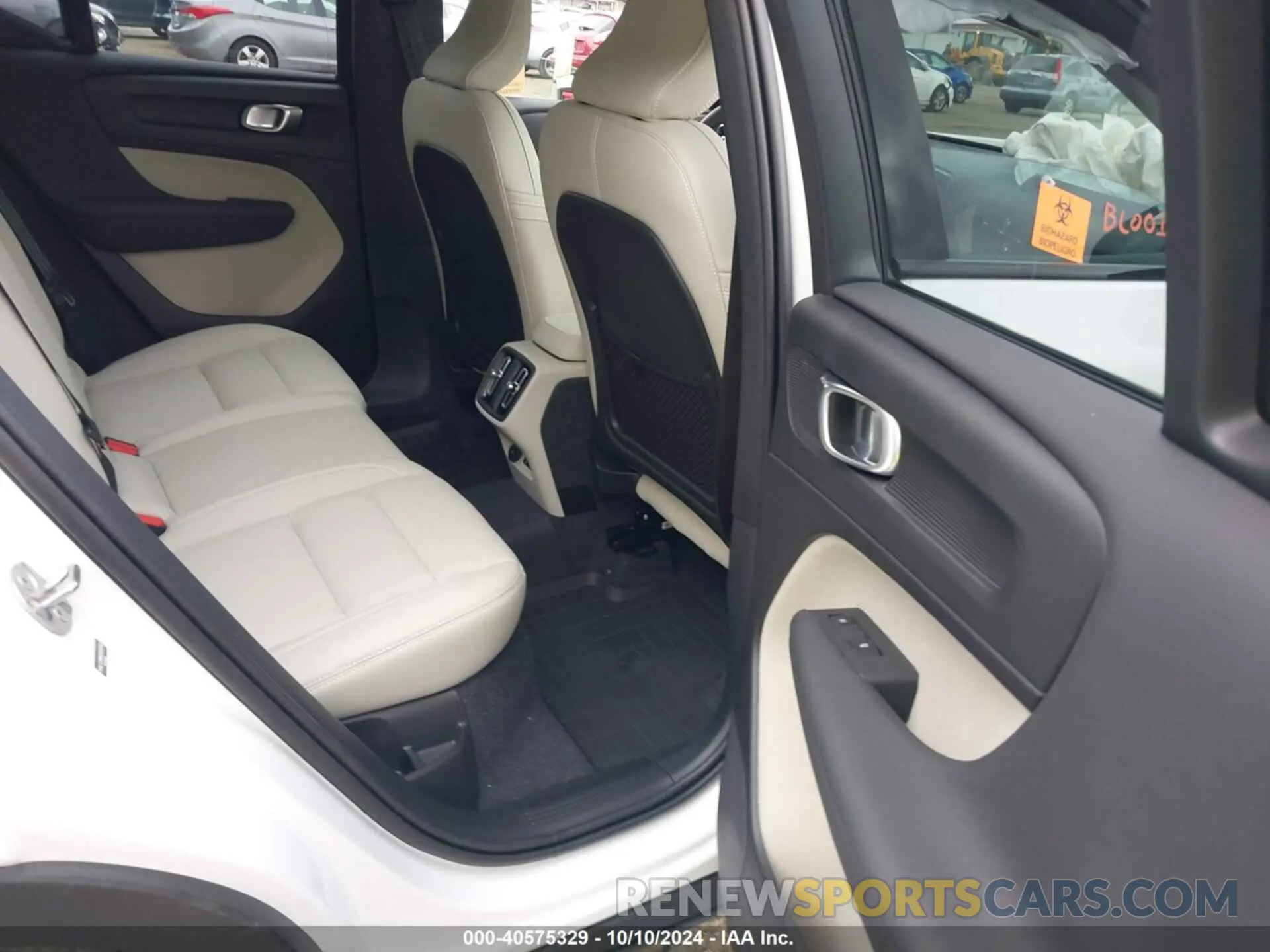 8 Photograph of a damaged car YV4L12UM9S2463584 VOLVO XC40 2025