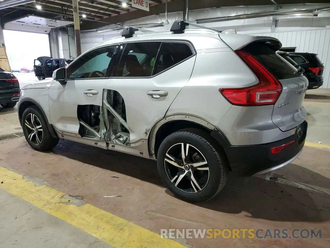 2 Photograph of a damaged car YV4L12UK4P2946986 VOLVO XC40 CORE 2023