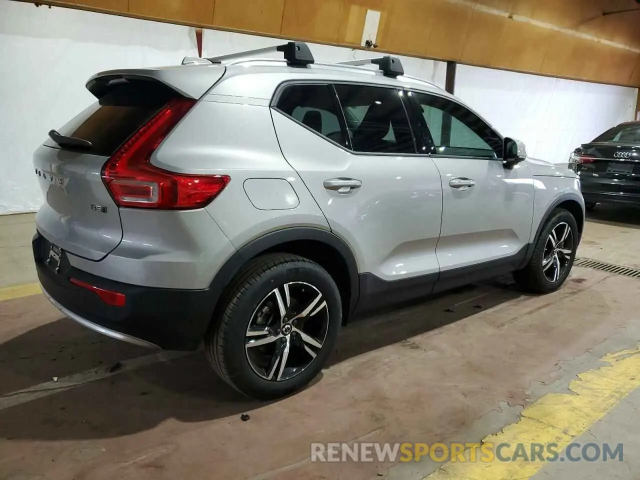 3 Photograph of a damaged car YV4L12UK4P2946986 VOLVO XC40 CORE 2023