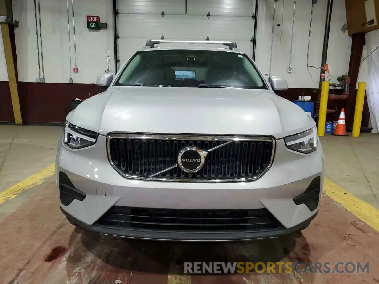 5 Photograph of a damaged car YV4L12UK4P2946986 VOLVO XC40 CORE 2023