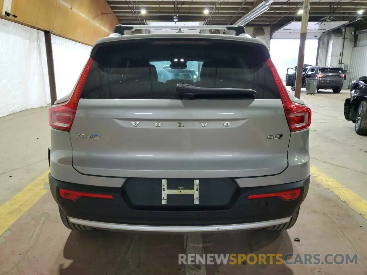 6 Photograph of a damaged car YV4L12UK4P2946986 VOLVO XC40 CORE 2023