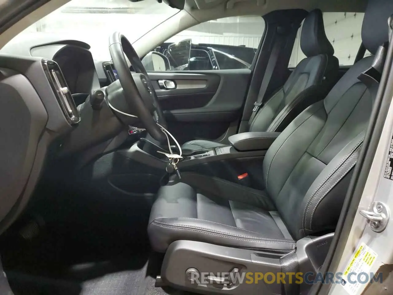 7 Photograph of a damaged car YV4L12UK4P2946986 VOLVO XC40 CORE 2023