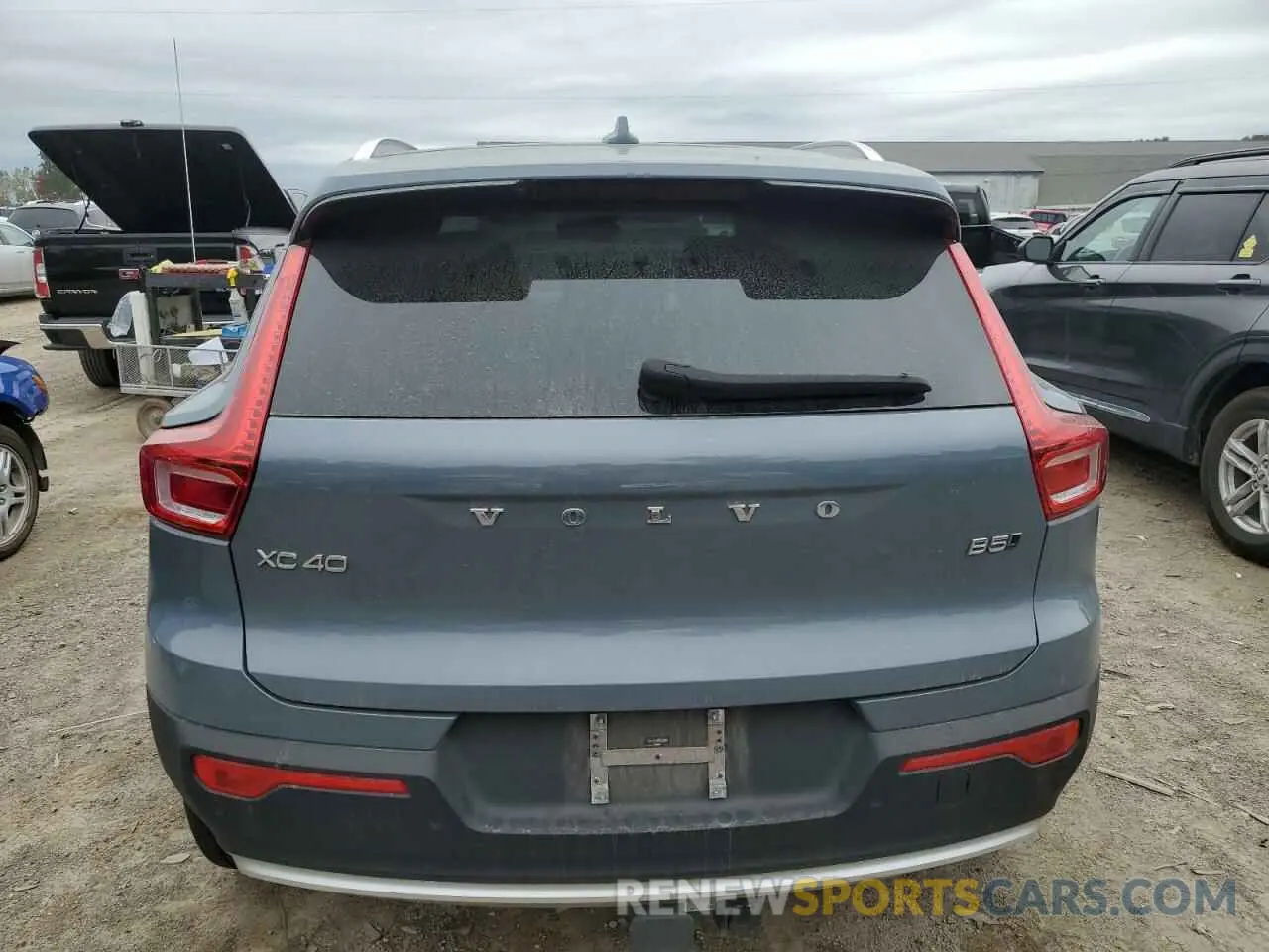 6 Photograph of a damaged car YV4L12UV4P2925081 VOLVO XC40 CORE 2023