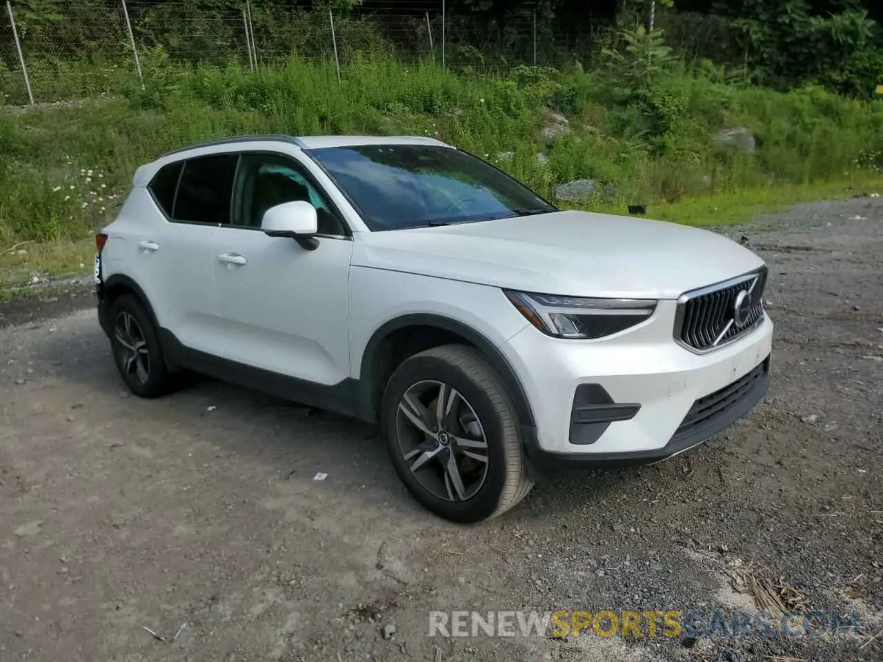 4 Photograph of a damaged car YV4L12UK0R2238897 VOLVO XC40 CORE 2024