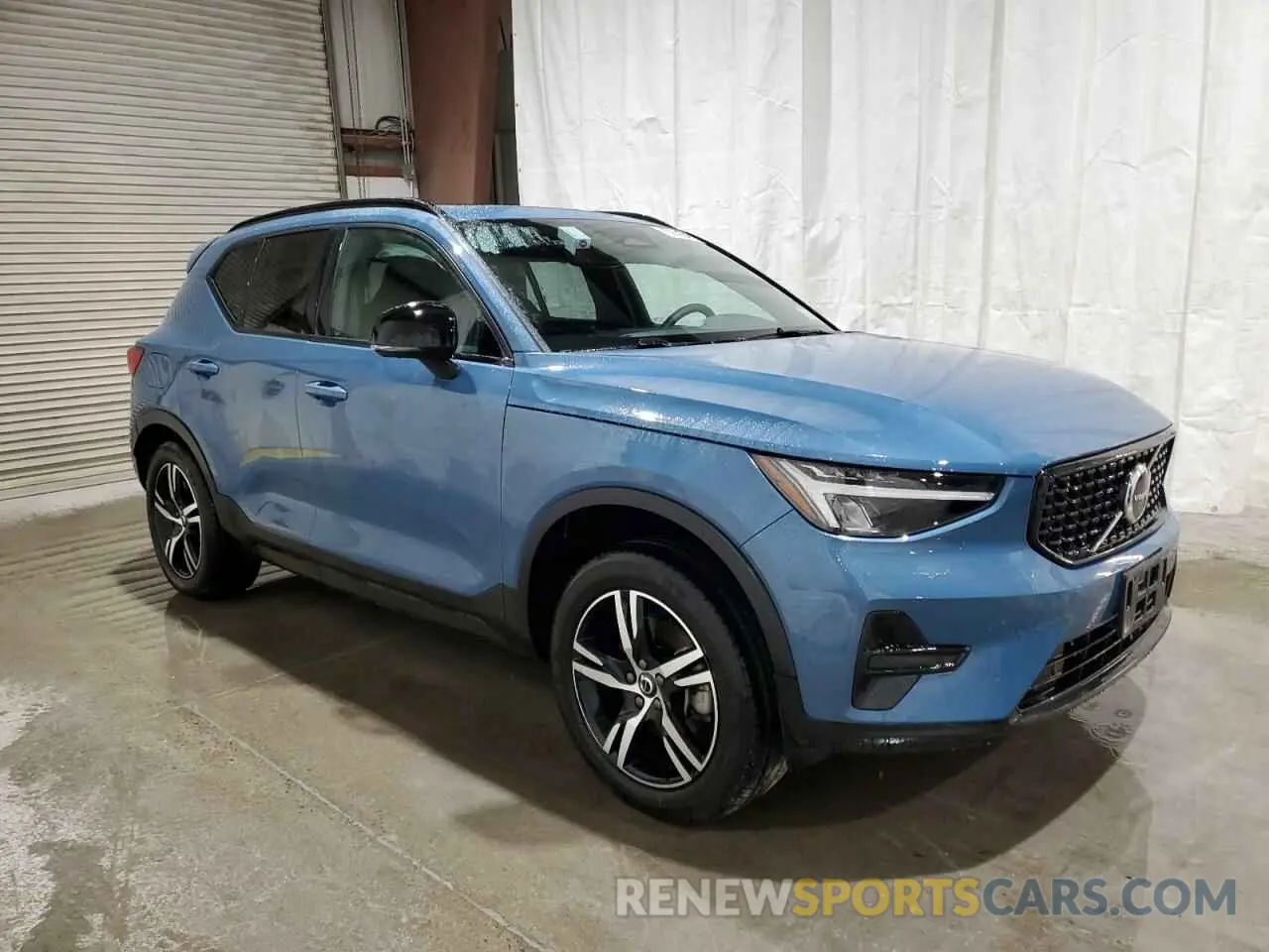 4 Photograph of a damaged car YV4L12UK1R2332707 VOLVO XC40 CORE 2024
