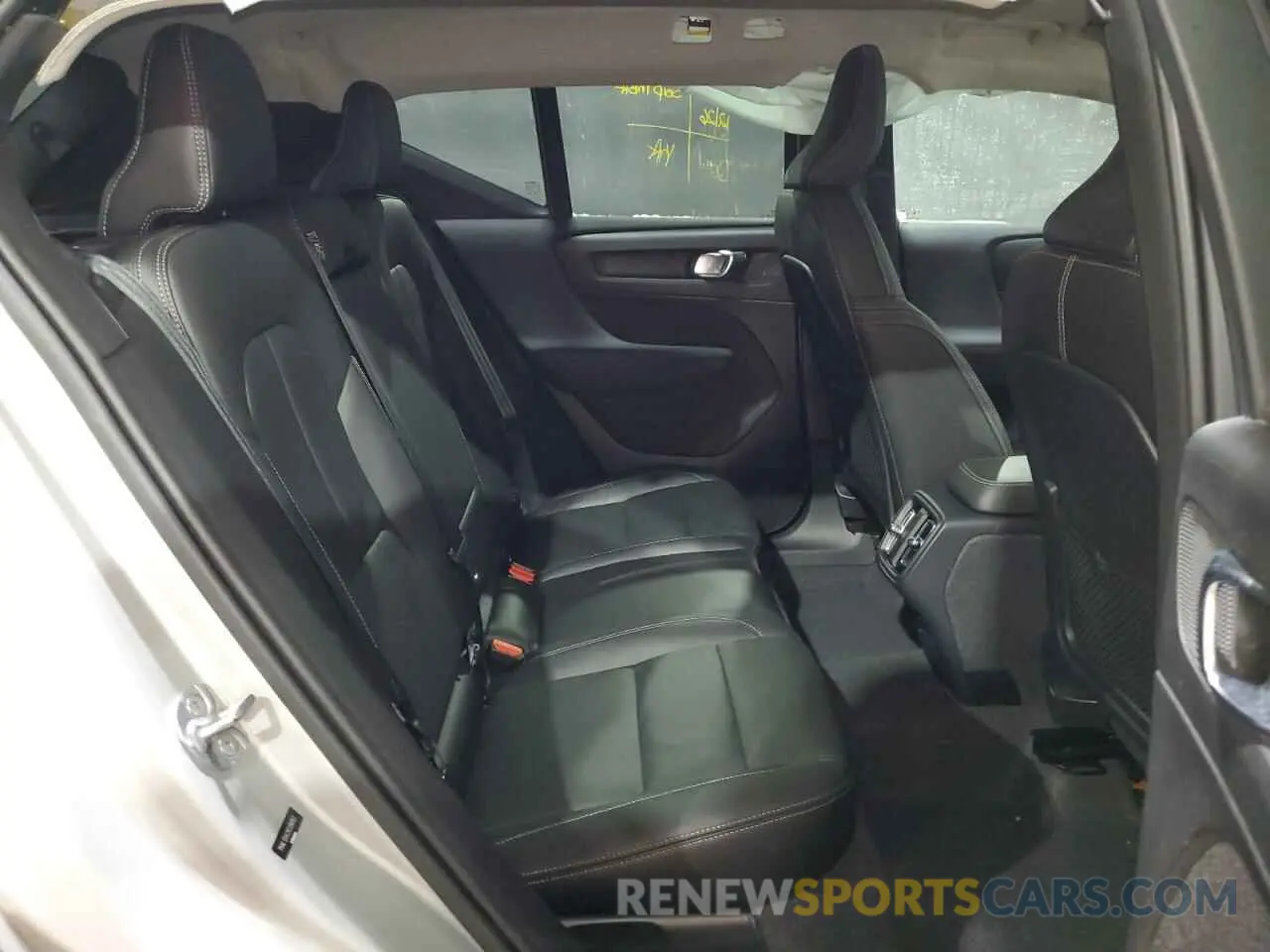 11 Photograph of a damaged car YV4L12UK2R2288152 VOLVO XC40 CORE 2024
