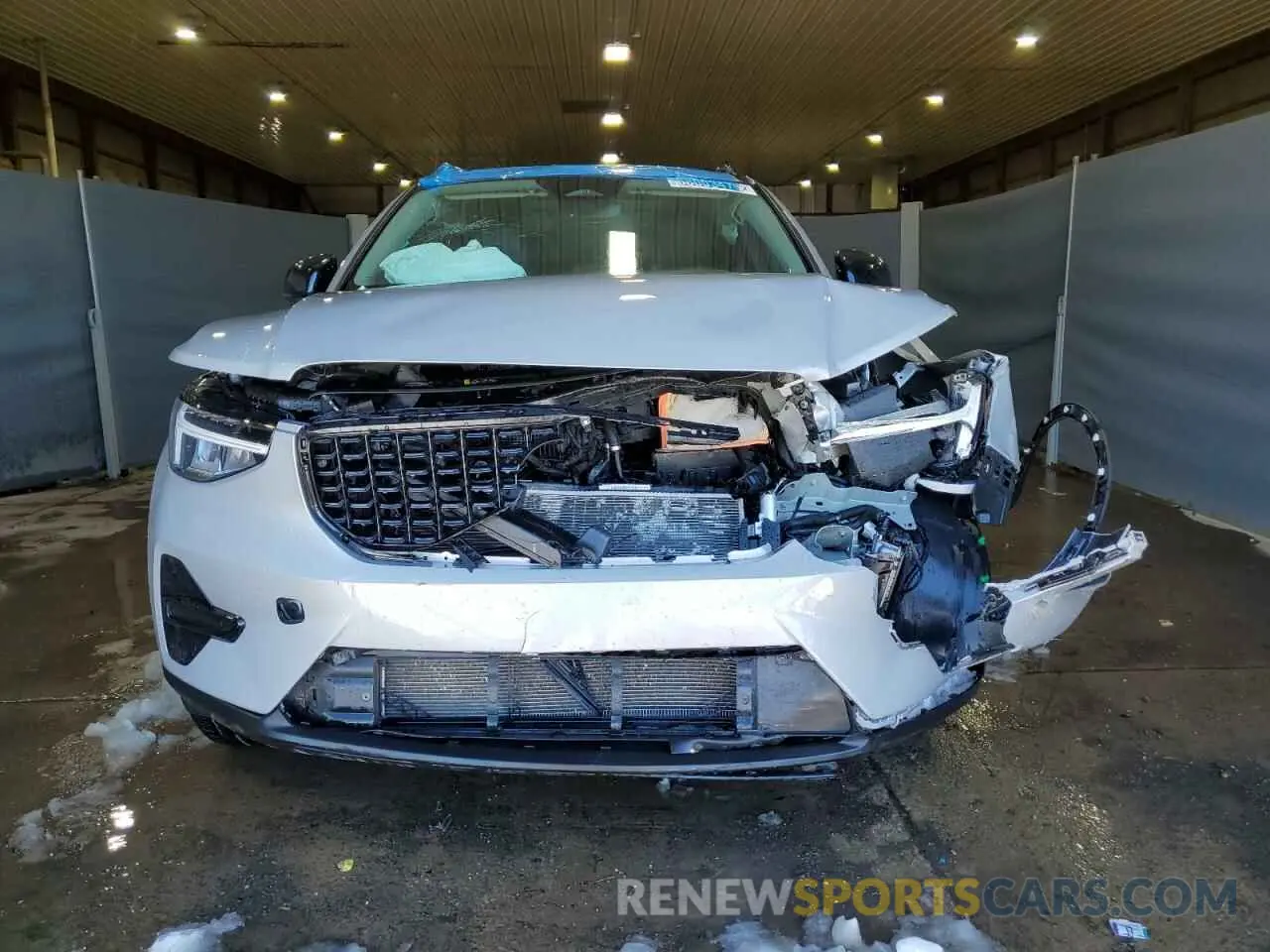 5 Photograph of a damaged car YV4L12UK2R2288152 VOLVO XC40 CORE 2024