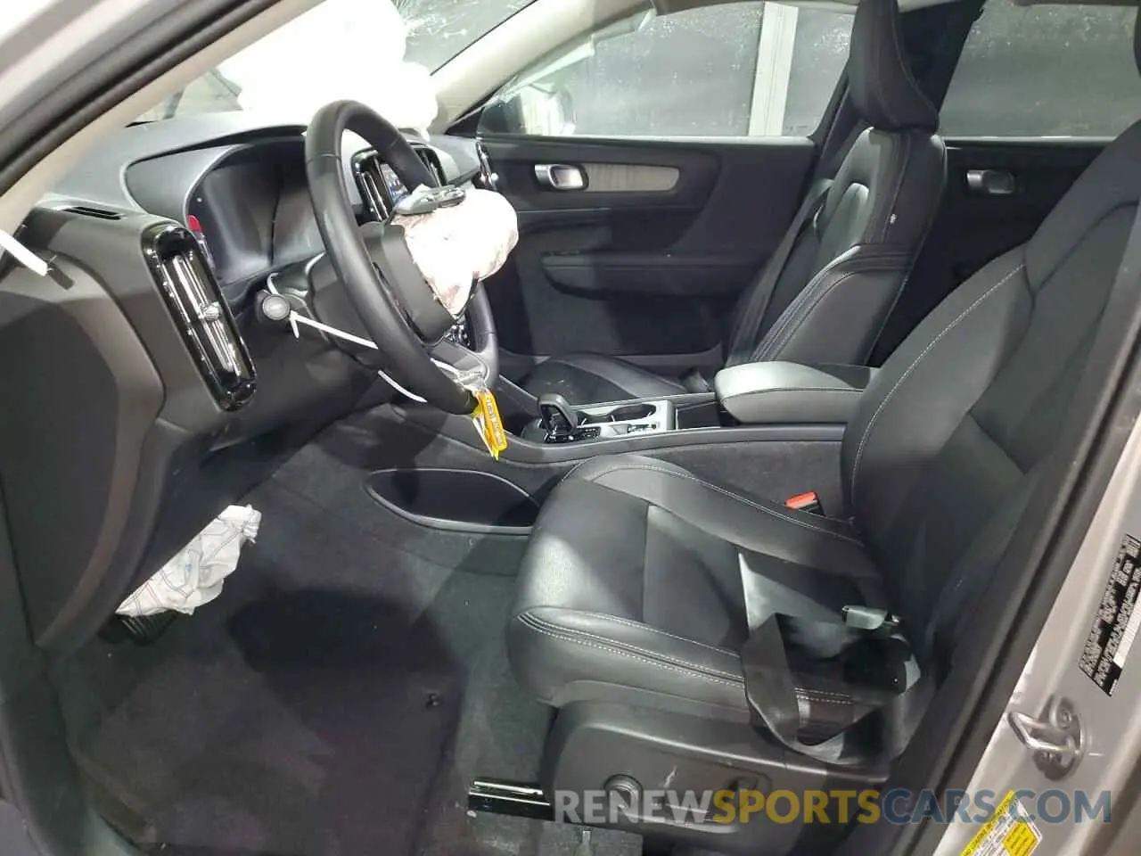 7 Photograph of a damaged car YV4L12UK2R2288152 VOLVO XC40 CORE 2024