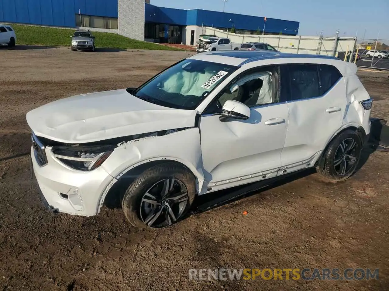 1 Фотография поврежденного автомобиля YV4L12UK4R2341885 VOLVO XC40 CORE 2024
