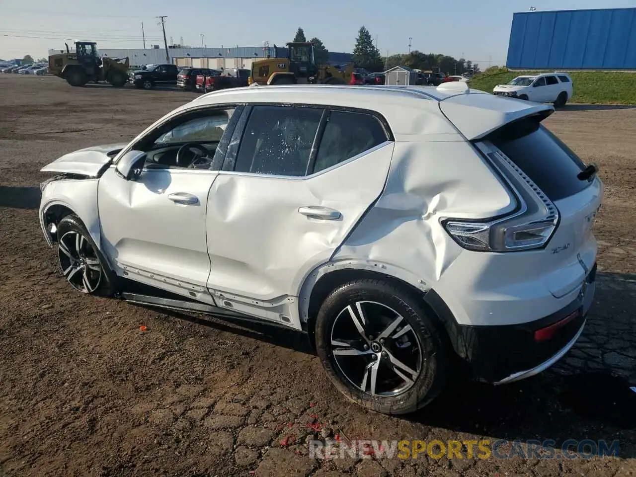 2 Фотография поврежденного автомобиля YV4L12UK4R2341885 VOLVO XC40 CORE 2024