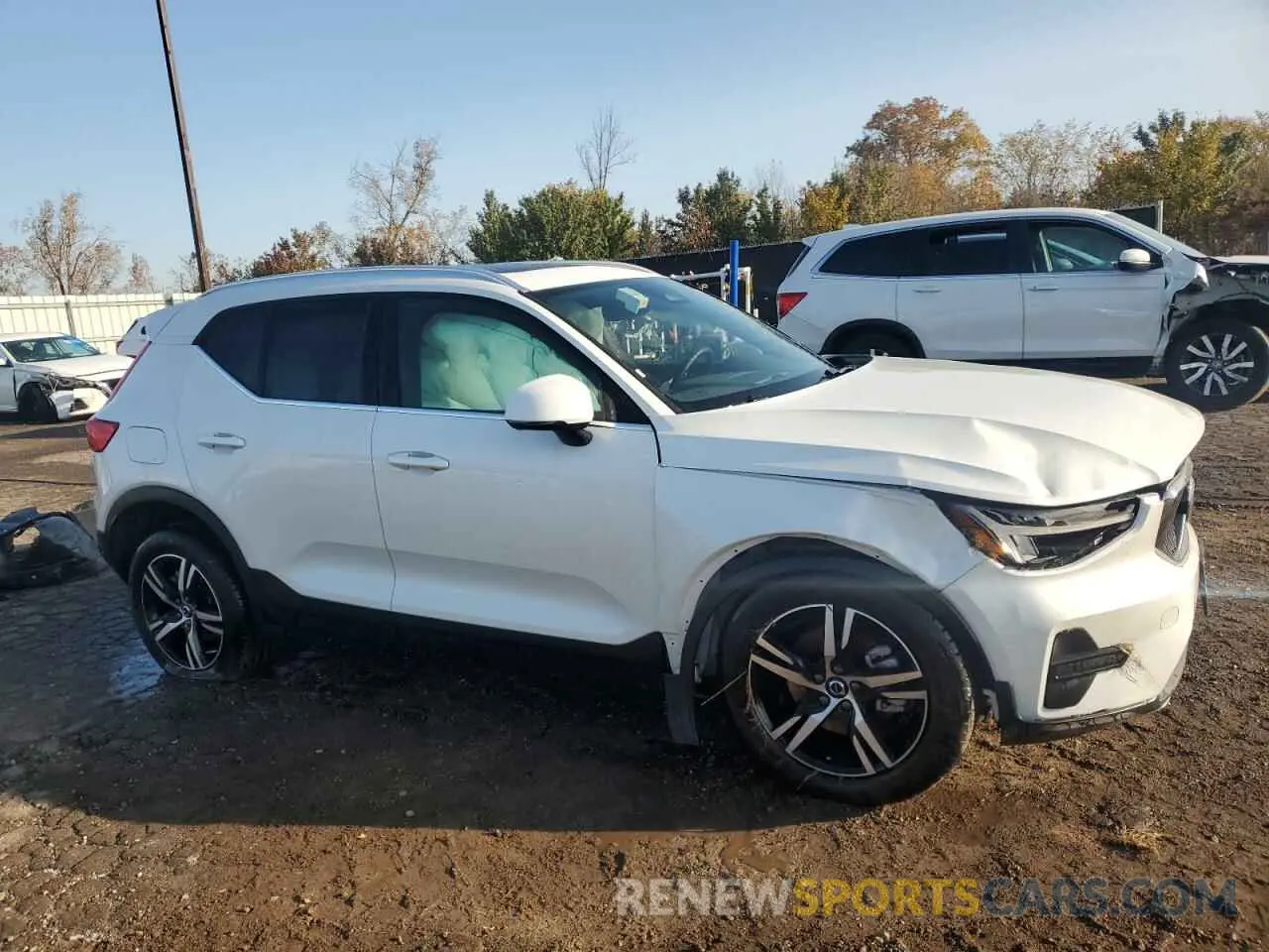 4 Фотография поврежденного автомобиля YV4L12UK4R2341885 VOLVO XC40 CORE 2024