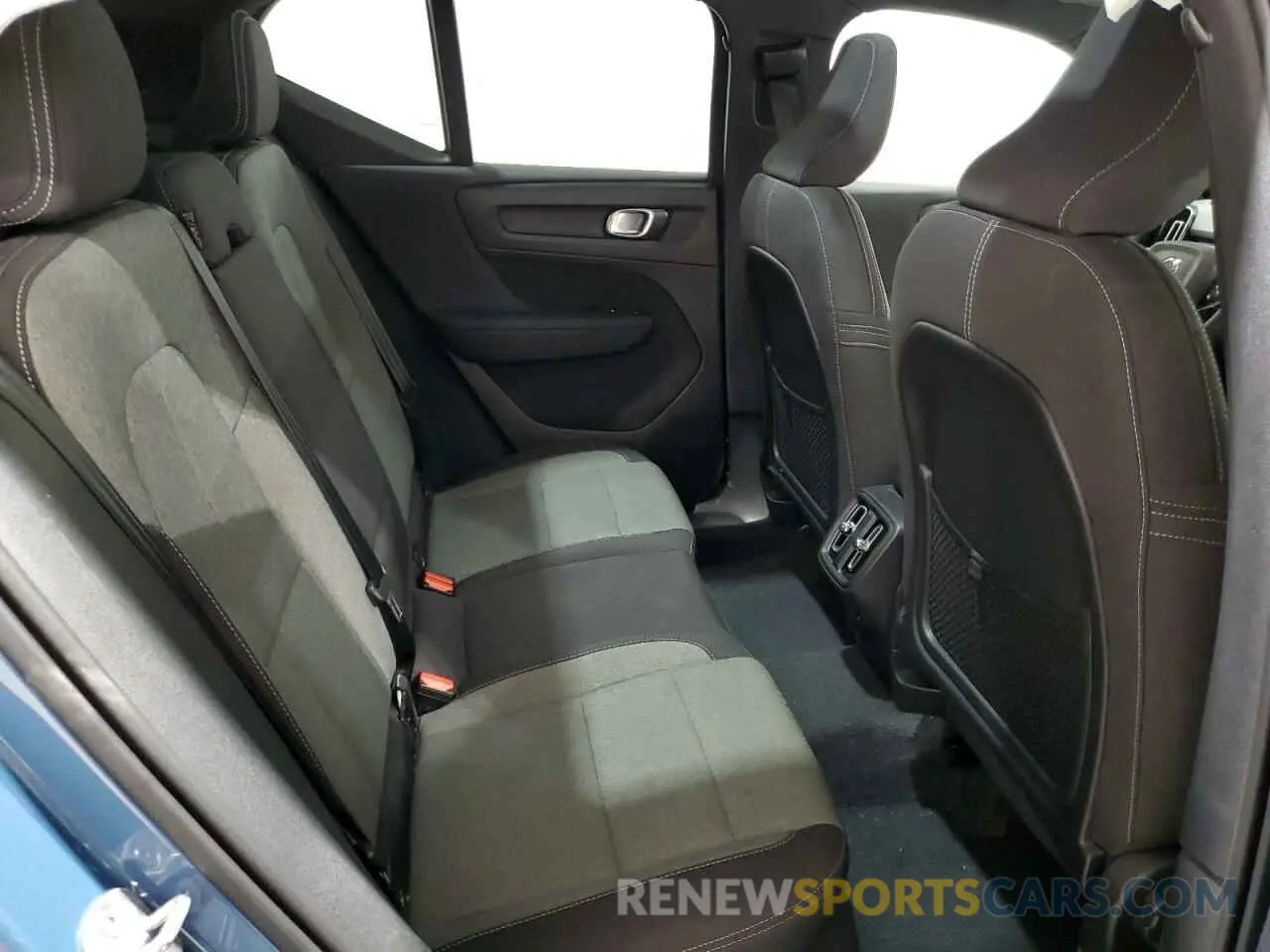 11 Photograph of a damaged car YV4L12UK6R2332296 VOLVO XC40 CORE 2024