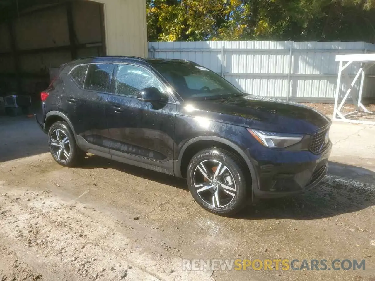 4 Photograph of a damaged car YV4L12UK7R2334283 VOLVO XC40 CORE 2024