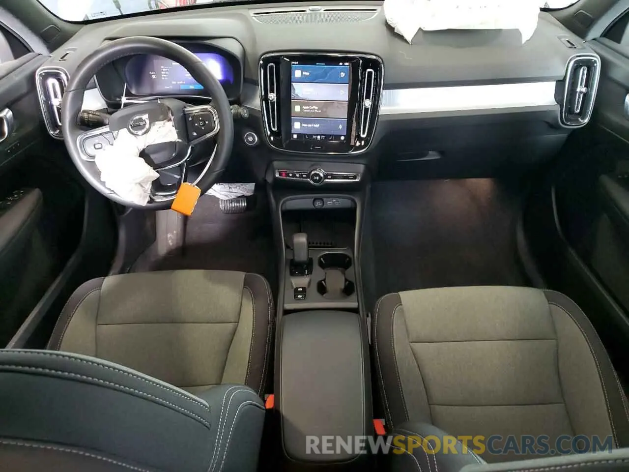 8 Photograph of a damaged car YV4L12UK7R2340102 VOLVO XC40 CORE 2024