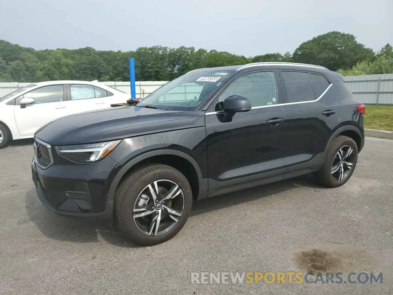 1 Photograph of a damaged car YV4L12UJ1S2560090 VOLVO XC40 CORE 2025