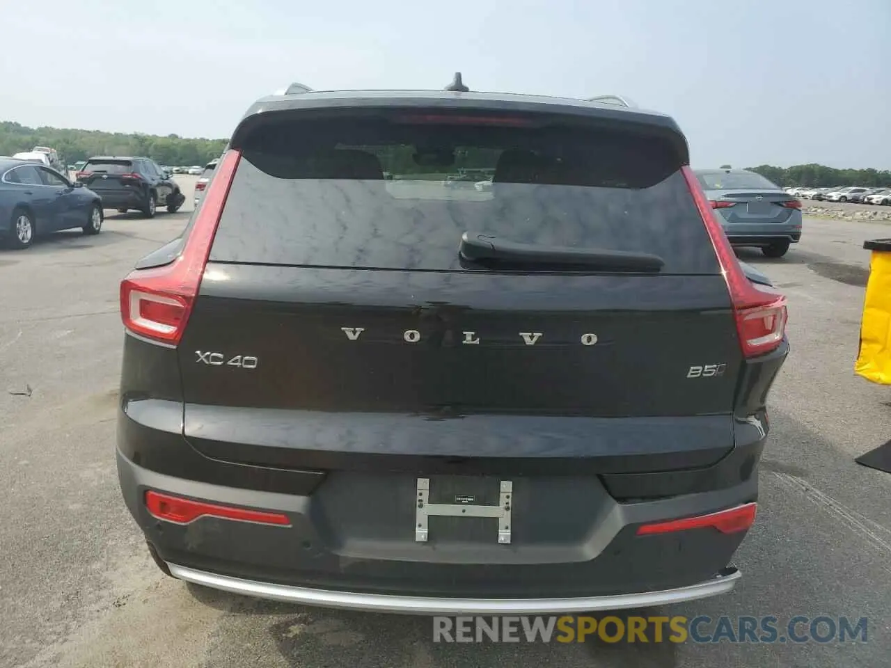 6 Photograph of a damaged car YV4L12UJ1S2560090 VOLVO XC40 CORE 2025