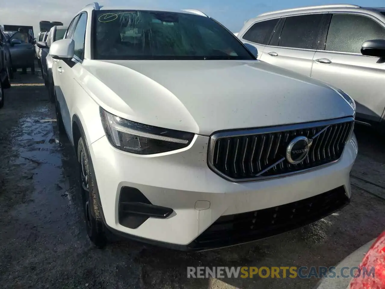 5 Photograph of a damaged car YV4L12UJ3S2450867 VOLVO XC40 CORE 2025