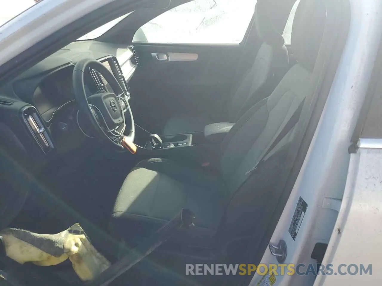 7 Photograph of a damaged car YV4L12UJ3S2450867 VOLVO XC40 CORE 2025