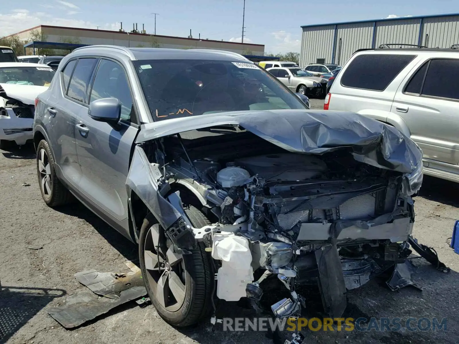 1 Photograph of a damaged car YV4162XZ2K2019544 VOLVO XC40 MOMENTUM 2019