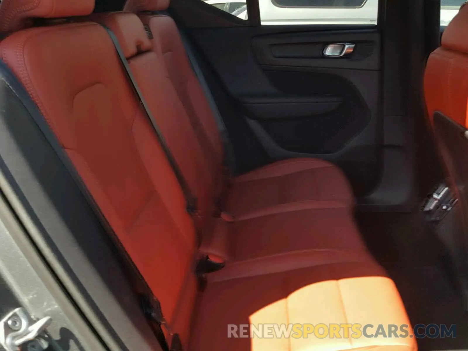 6 Photograph of a damaged car YV4162XZ2K2019544 VOLVO XC40 MOMENTUM 2019