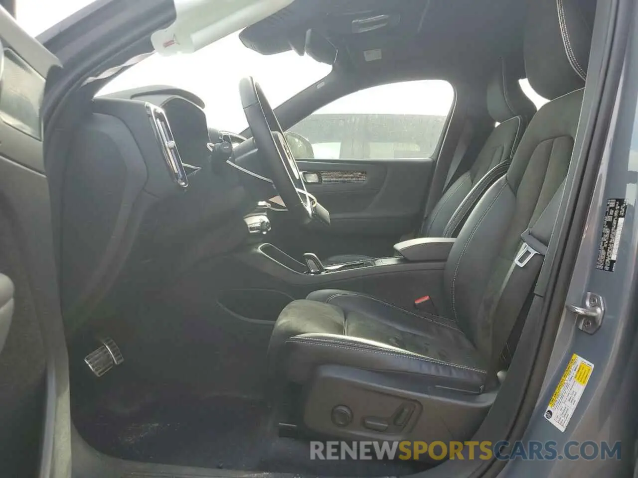 7 Photograph of a damaged car YV4ED3UB2N2695162 VOLVO XC40 P8 RE 2022