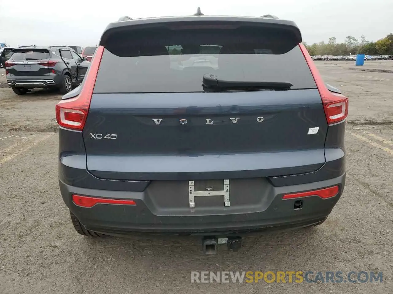 6 Photograph of a damaged car YV4ED3UBXN2749811 VOLVO XC40 P8 RE 2022